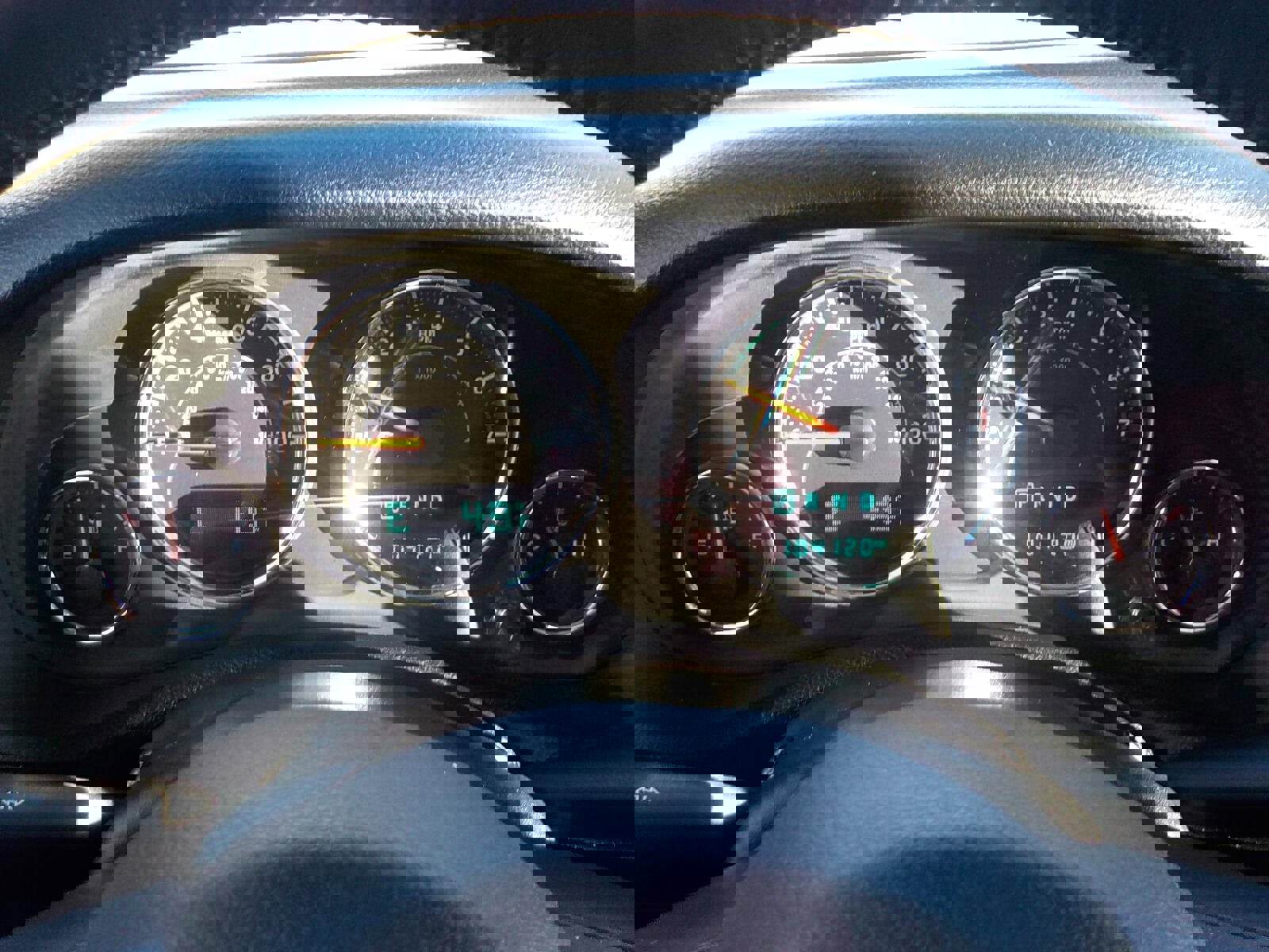 Used 2016 Jeep Wrangler Unlimited Rubicon w/ Connectivity Group image 19