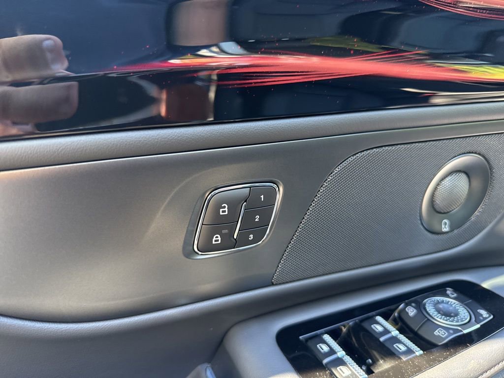 New 2026 Lincoln Nautilus Reserve w/ Jet Appearance Package image 12