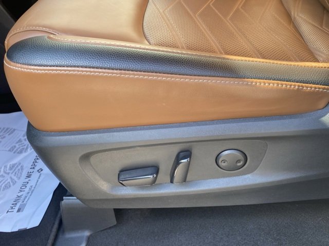 Used 2023 Nissan Pathfinder Platinum image 17