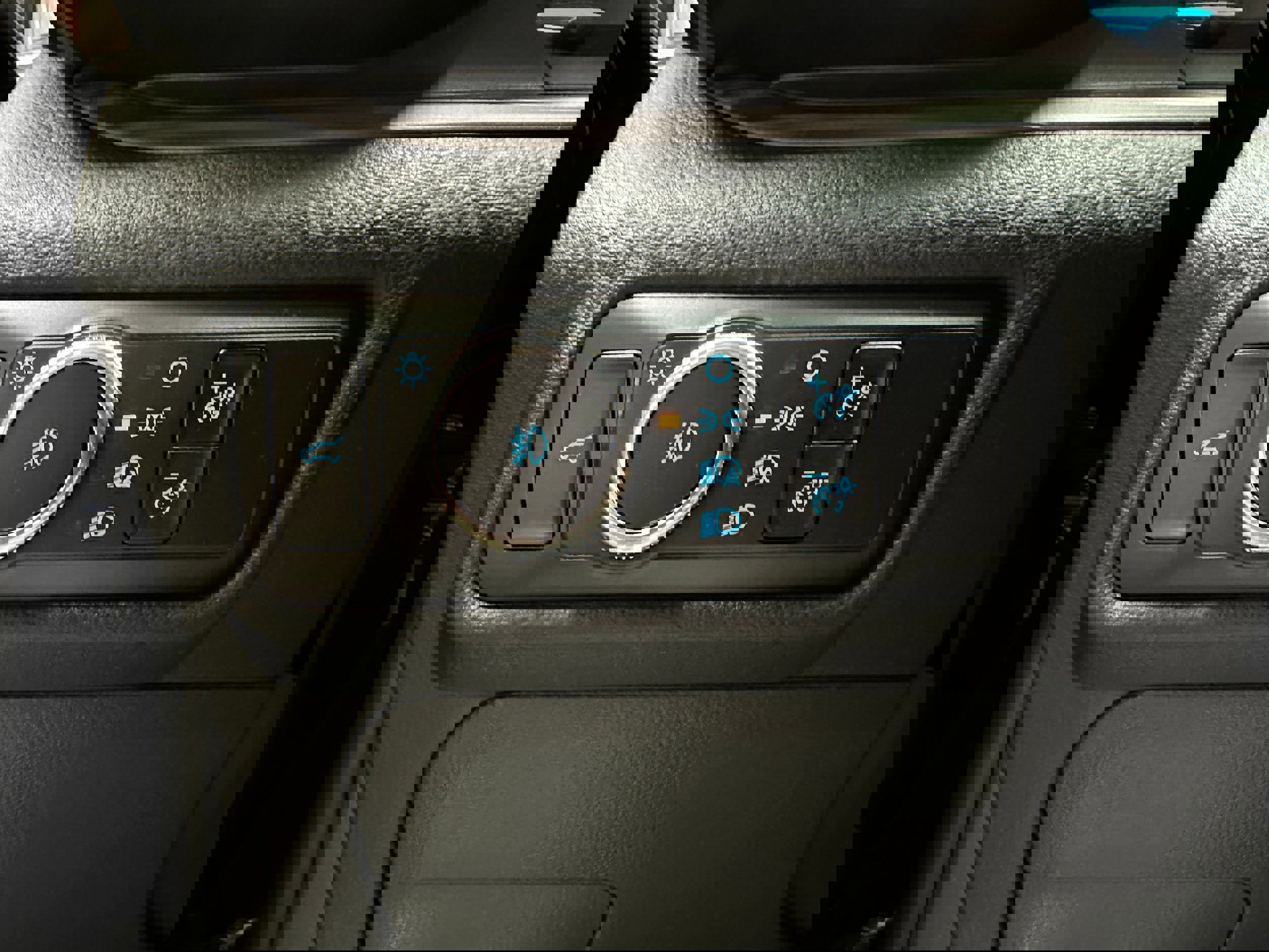 Certified 2023 Ford Explorer Limited w/ Equipment Group 301A image 13