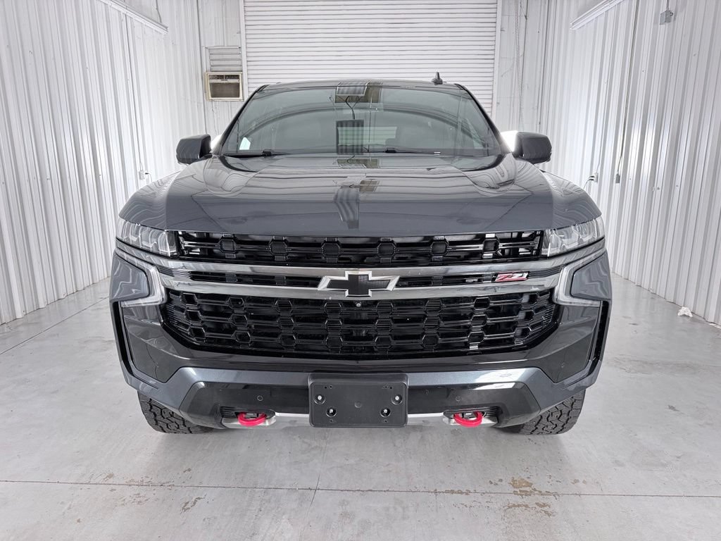 Used 2022 Chevrolet Tahoe Z71 w/ Luxury Package AWD/4WD image 2
