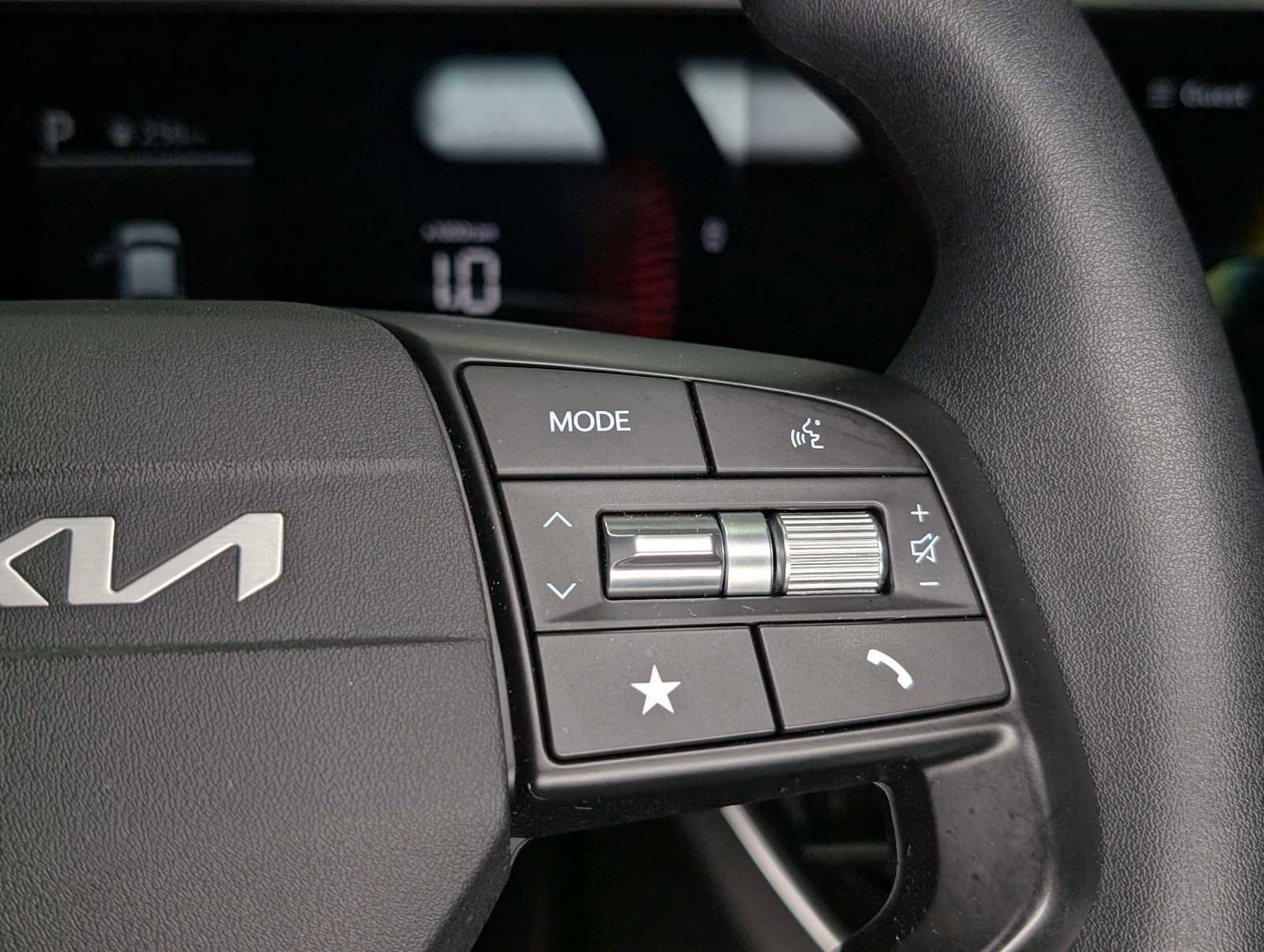 Certified 2025 Kia K4 FWD image 34