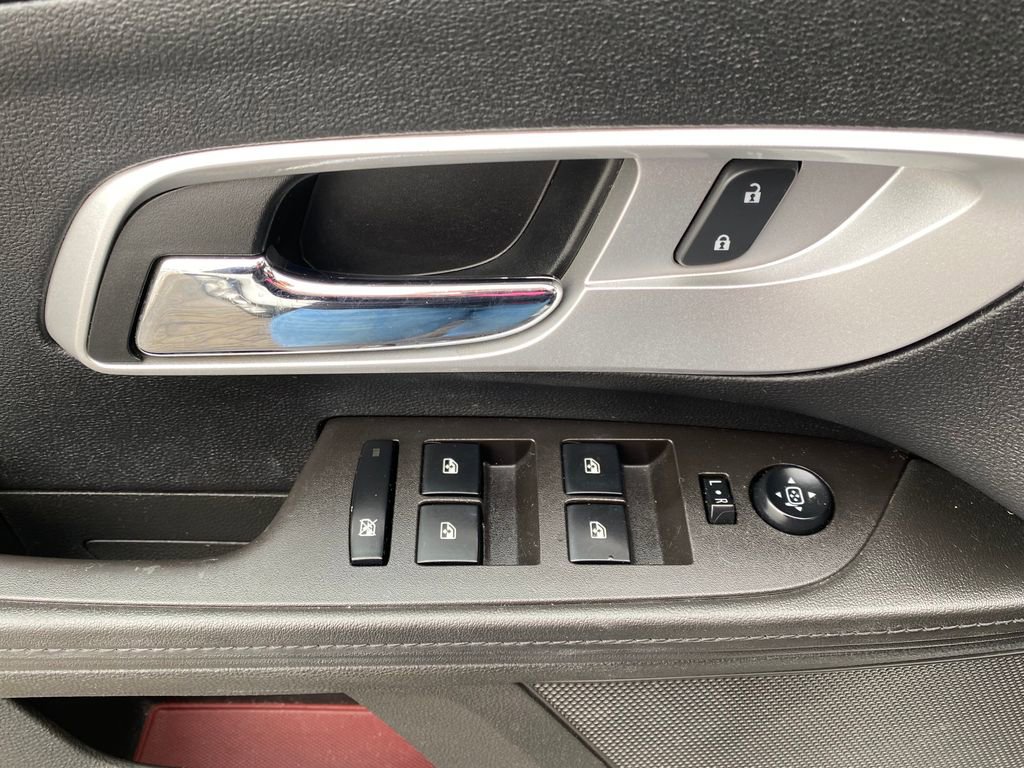 Used 2015 Chevrolet Equinox LS FWD image 12