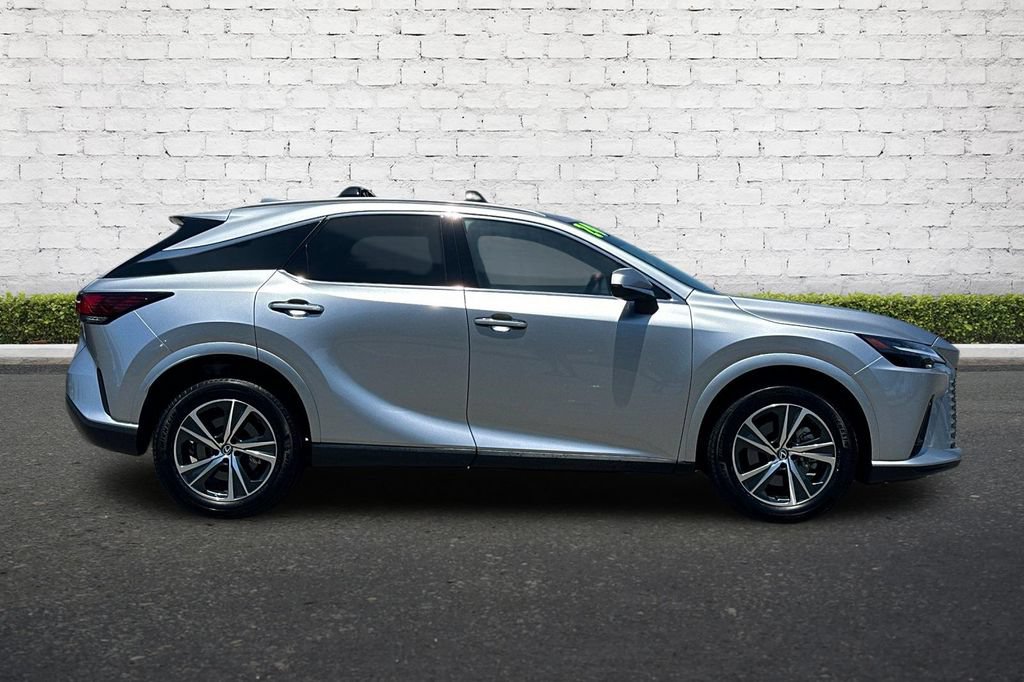 Used 2024 Lexus RX 350 FWD w/ Technology Package image 3
