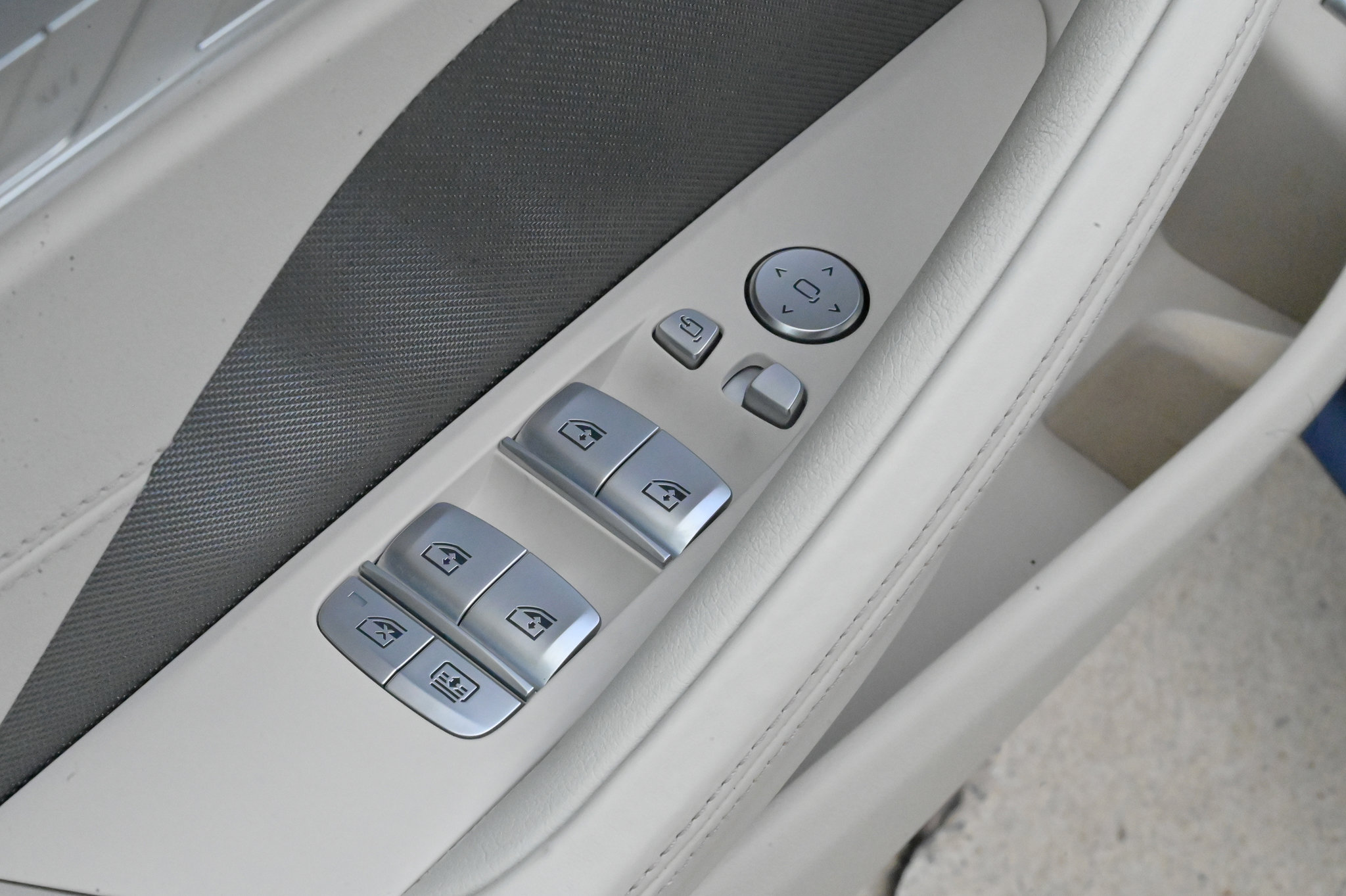 Used 2022 BMW ALPINA B8 xDrive Gran Coupe w/ Driving Assistance Package 2 image 21