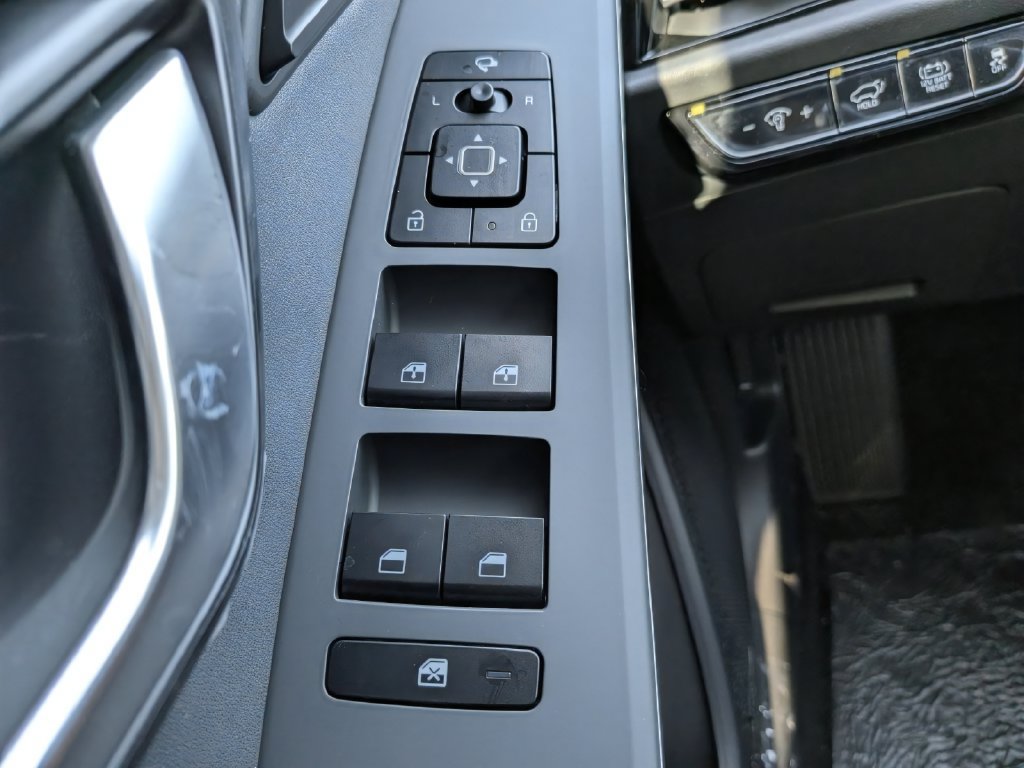 New 2026 Kia Niro FWD image 25