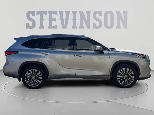 Used 2021 Toyota Highlander Platinum AWD/4WD image 6