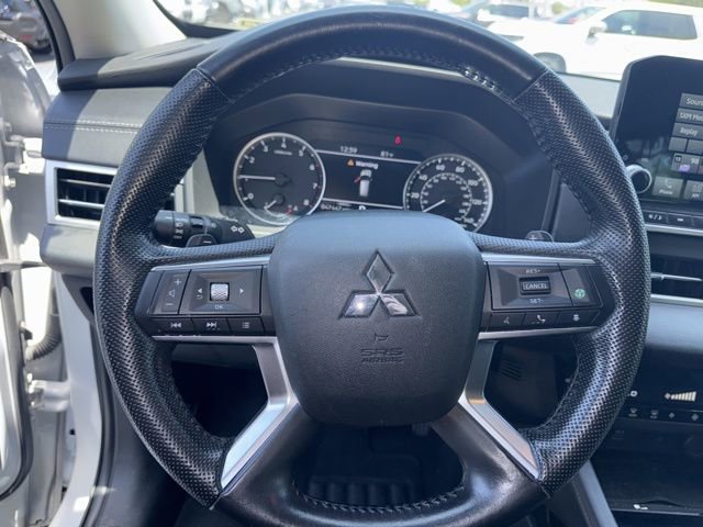 Used 2022 Mitsubishi Outlander SE image 10