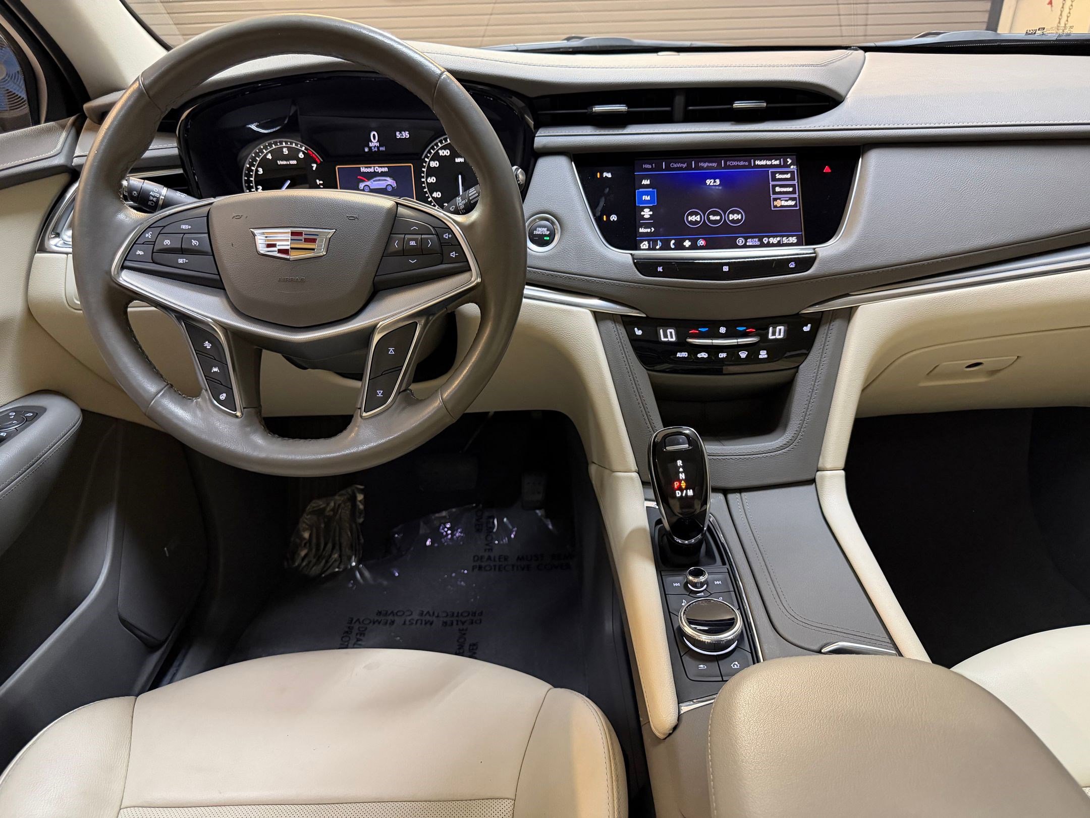 Used 2020 Cadillac XT5 Premium Luxury FWD image 4