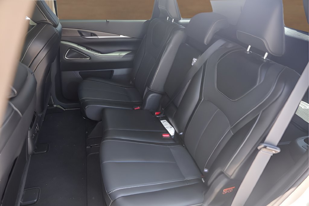 Used 2023 INFINITI QX60 Sensory w/ Vision Package AWD/4WD image 26