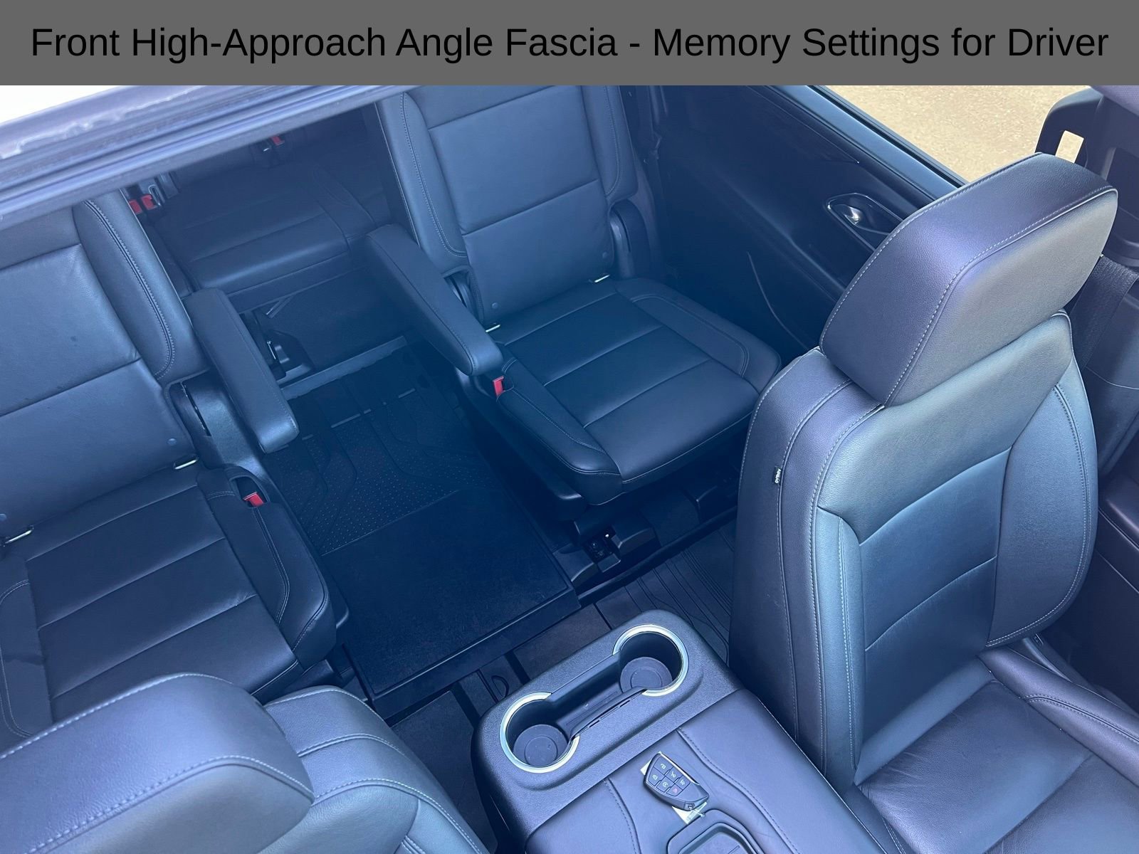 Used 2022 Chevrolet Tahoe Z71 w/ Luxury Package image 26