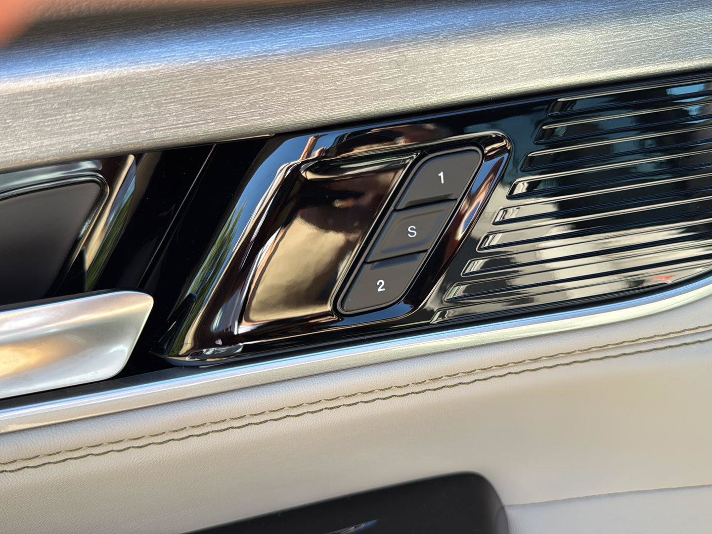 New 2026 Jeep Grand Wagoneer Limited AWD/4WD image 16