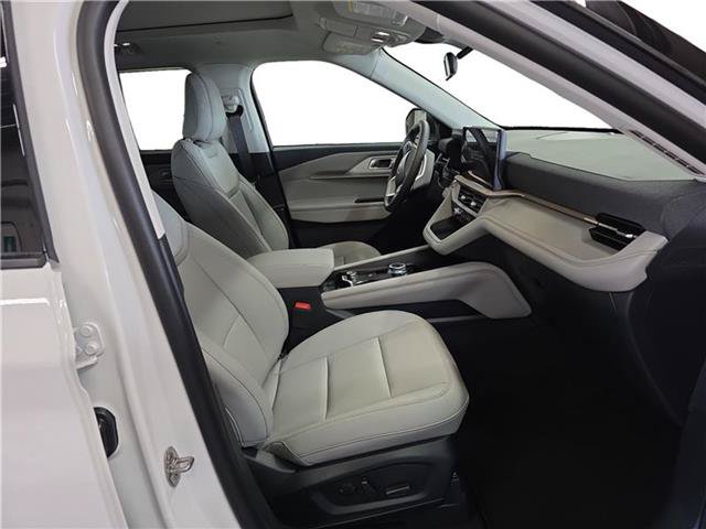 New 2026 Ford Explorer Active w/ Active Comfort Package AWD/4WD image 15