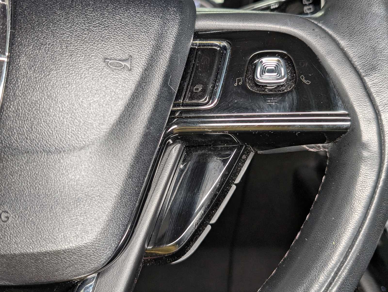 Used 2022 Lincoln Corsair AWD w/ Premium Package image 34
