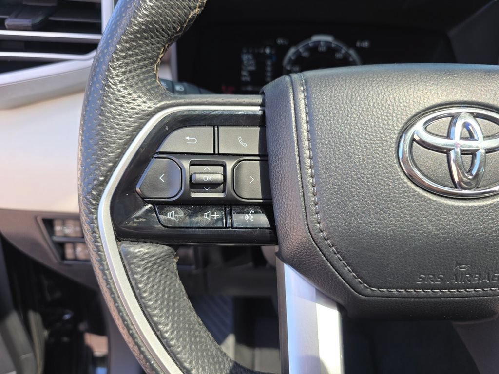 Used 2024 Toyota Sequoia Capstone AWD/4WD image 32