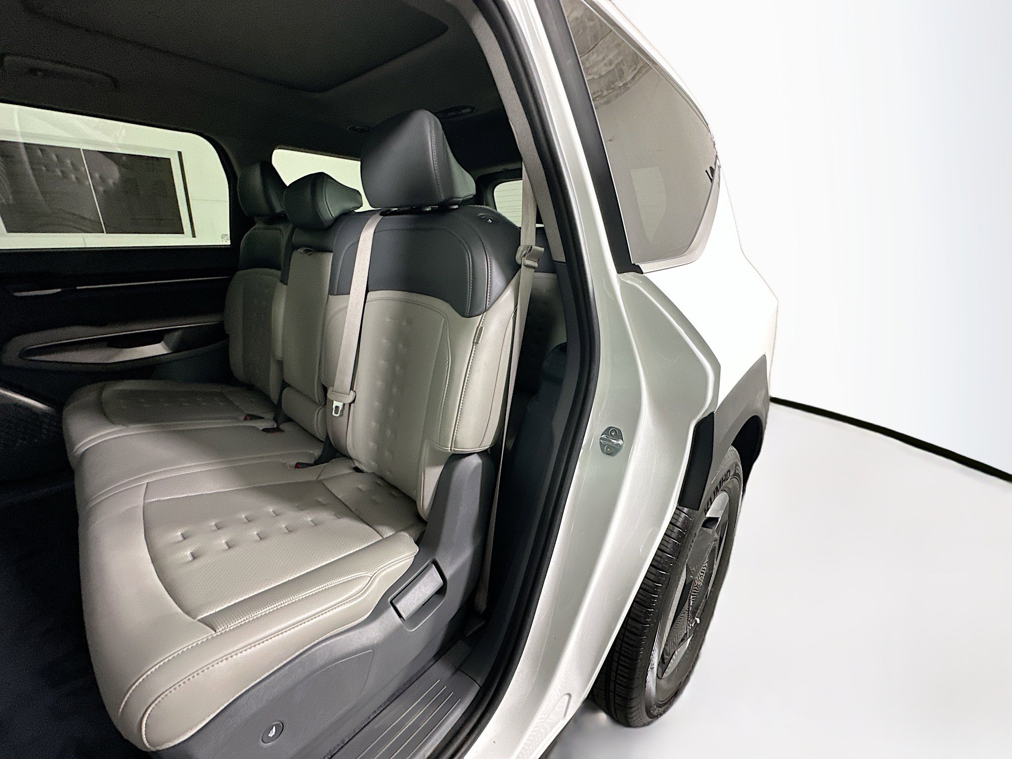 Used 2024 Kia EV9 Wind image 26