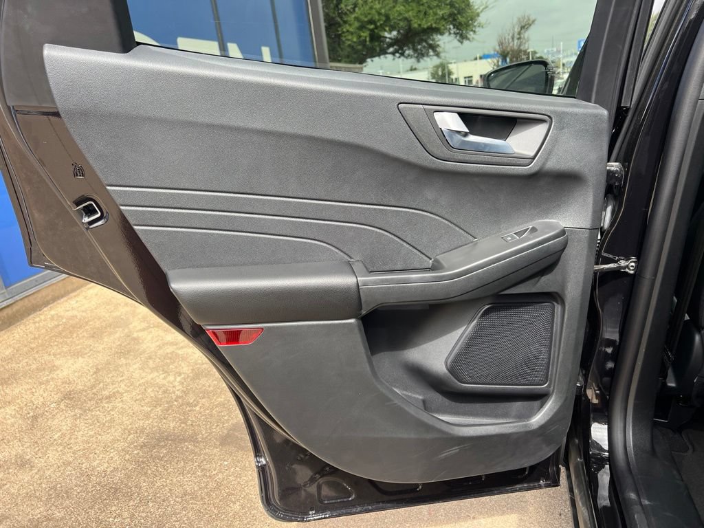 Used 2025 Ford Escape ST-Line w/ Tech Pack #1 FWD image 21