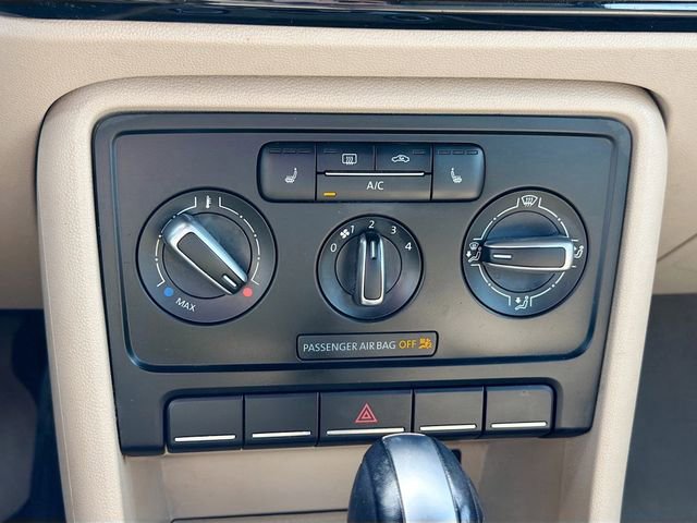 Used 2014 Volkswagen Beetle 1.8T image 16