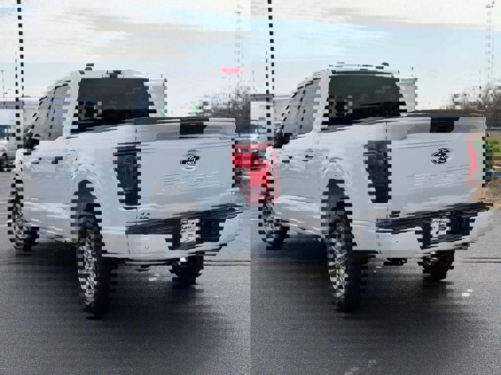 New 2026 Ford F150 XLT w/ Equipment Group 301A Standard image 4