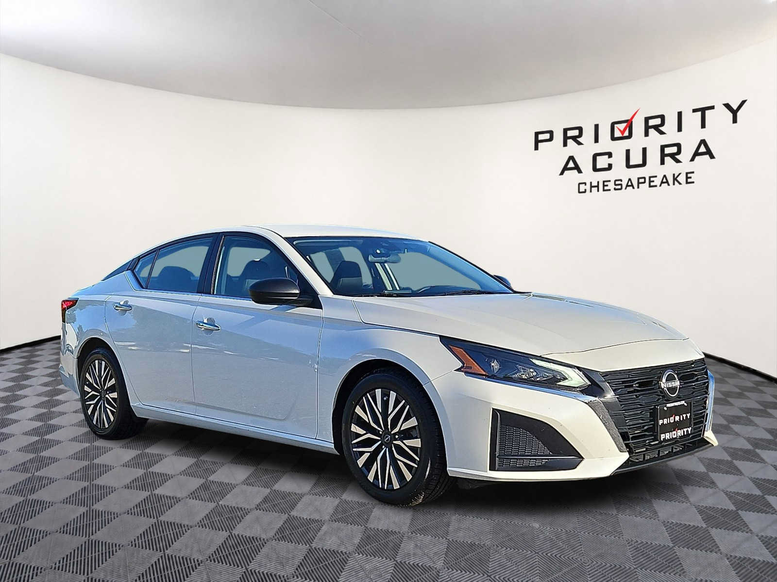 Used 2024 Nissan Altima 2.5 SV FWD image 3