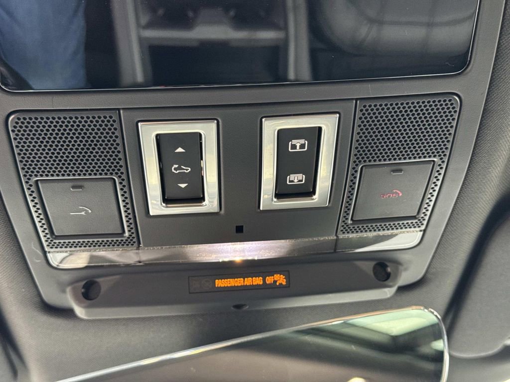 New 2026 Land Rover Defender 130 X-Dynamic SE image 23