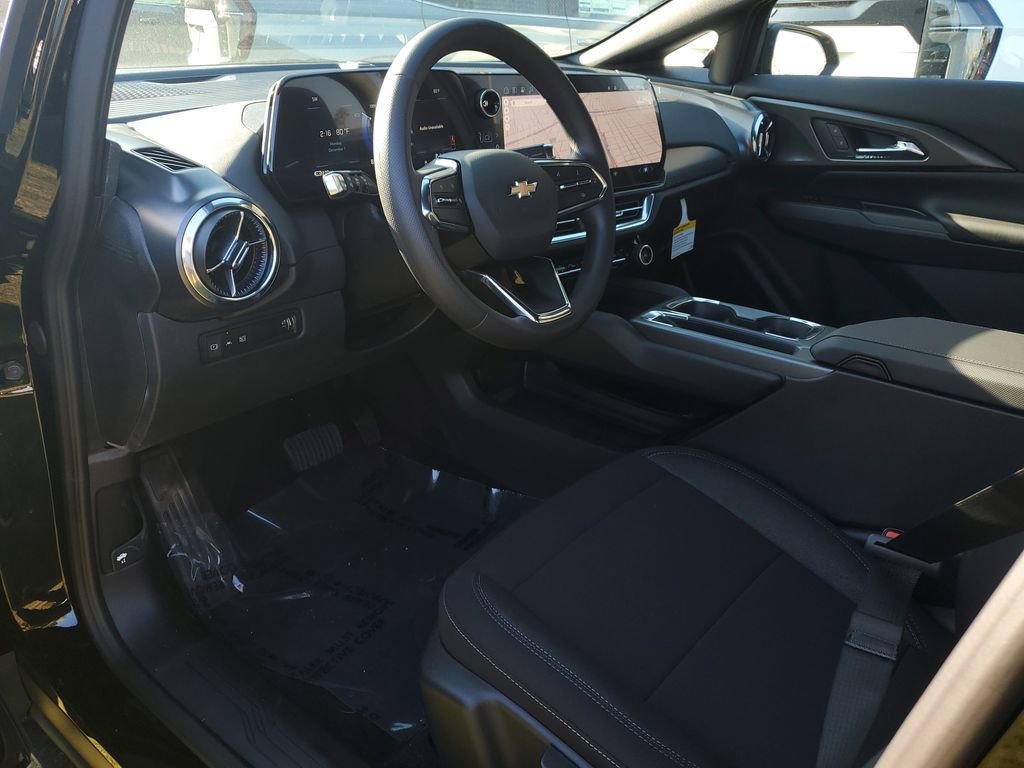 New 2026 Chevrolet Equinox EV LT image 17