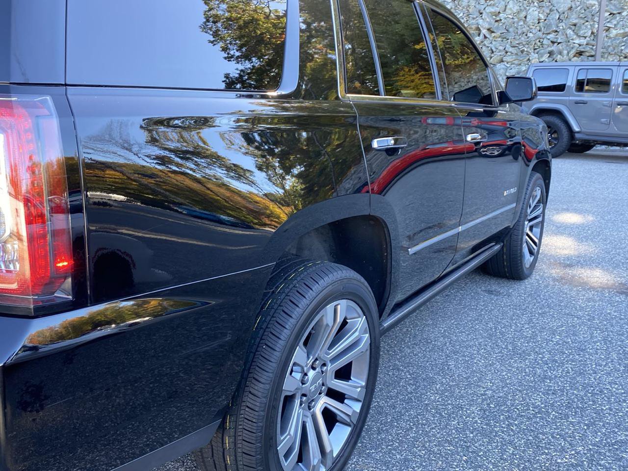 Used 2020 GMC Yukon Denali w/ Denali Premium Package AWD/4WD image 42