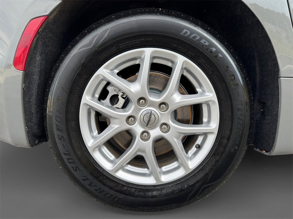Used 2022 Chrysler Pacifica Touring-L image 11