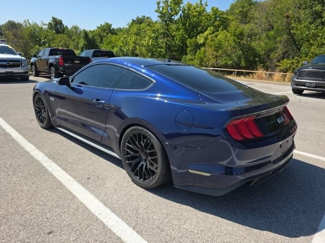 Used 2019 Ford Mustang GT RWD image 3