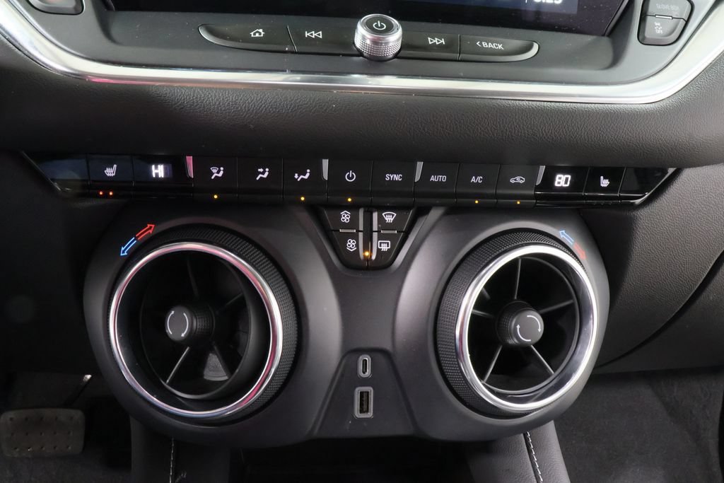 Used 2025 Chevrolet Blazer LT AWD/4WD image 10