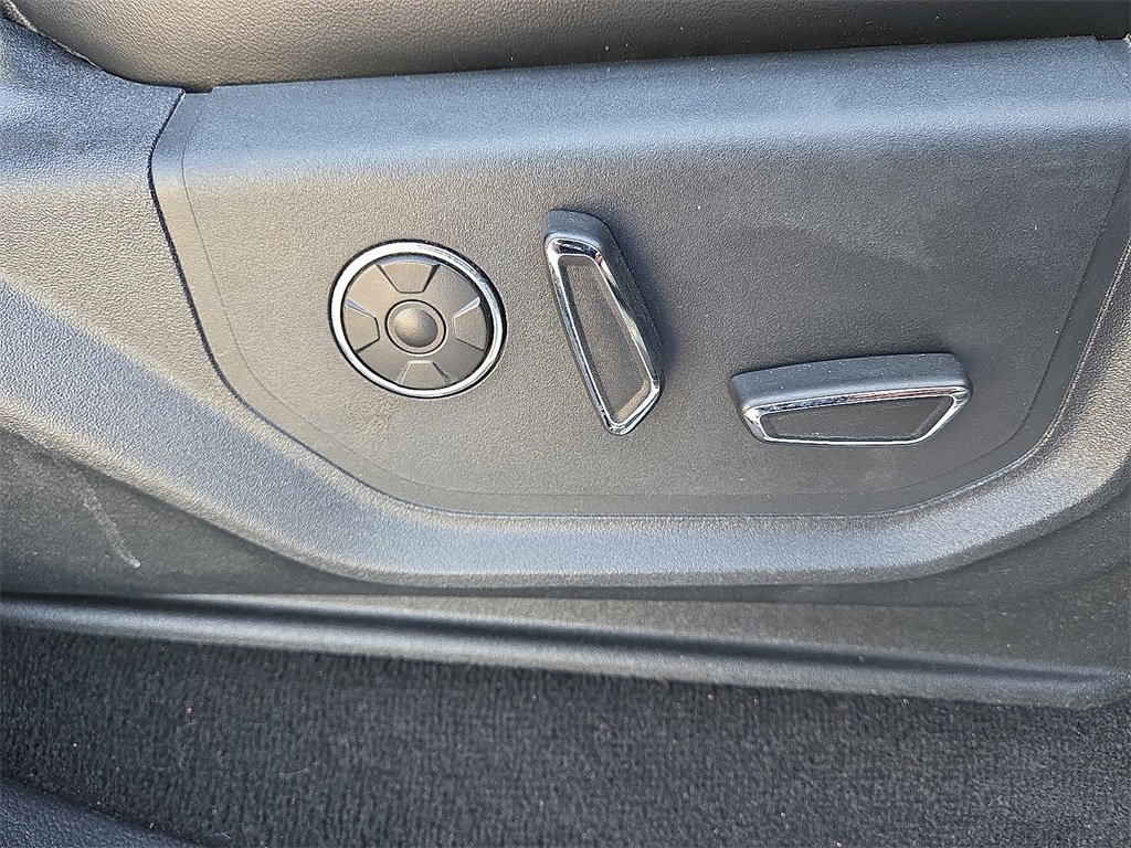 Certified 2021 Ford F250 Platinum w/ FX4 Off-Road Package image 15