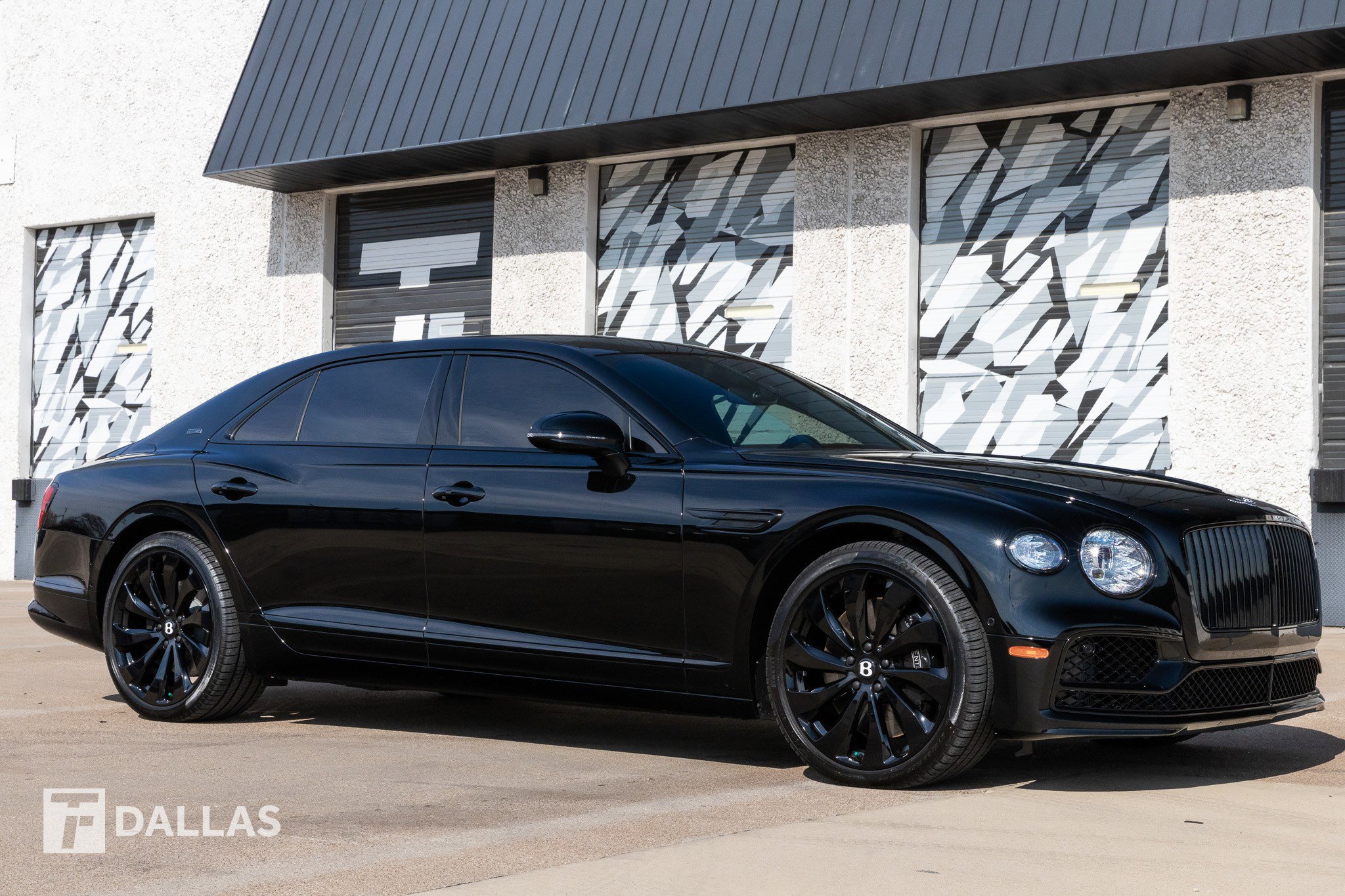 Used 2024 Bentley Flying Spur V8 image 19