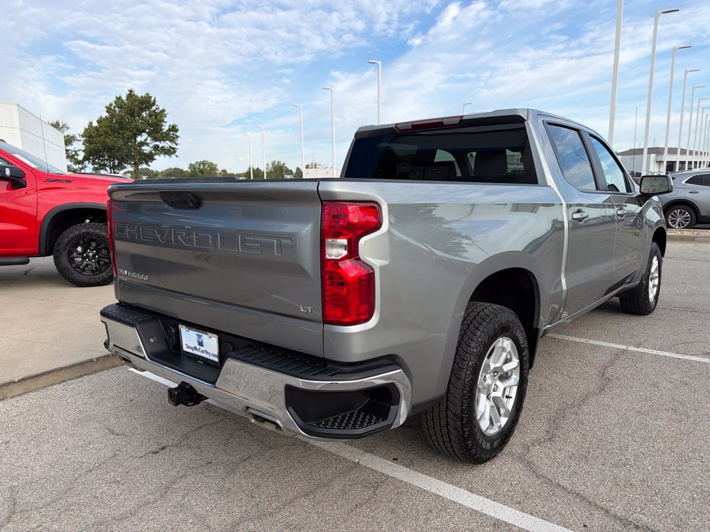 Used 2025 Chevrolet Silverado 1500 LT AWD/4WD image 3