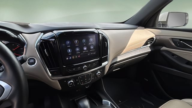 Used 2022 Chevrolet Traverse Premier FWD image 23