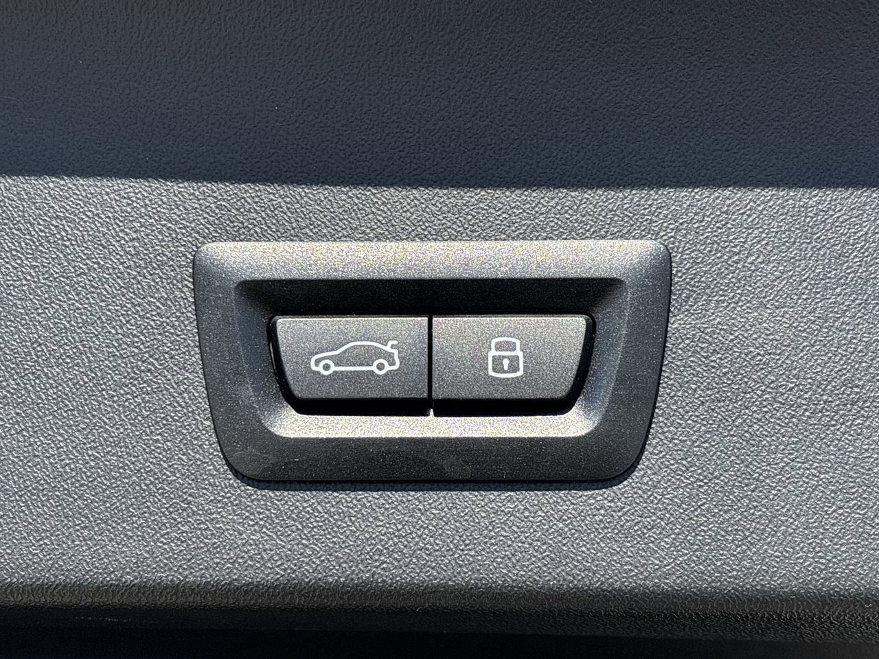 Used 2025 BMW X3 xDrive30i w/ M Sport Package image 9