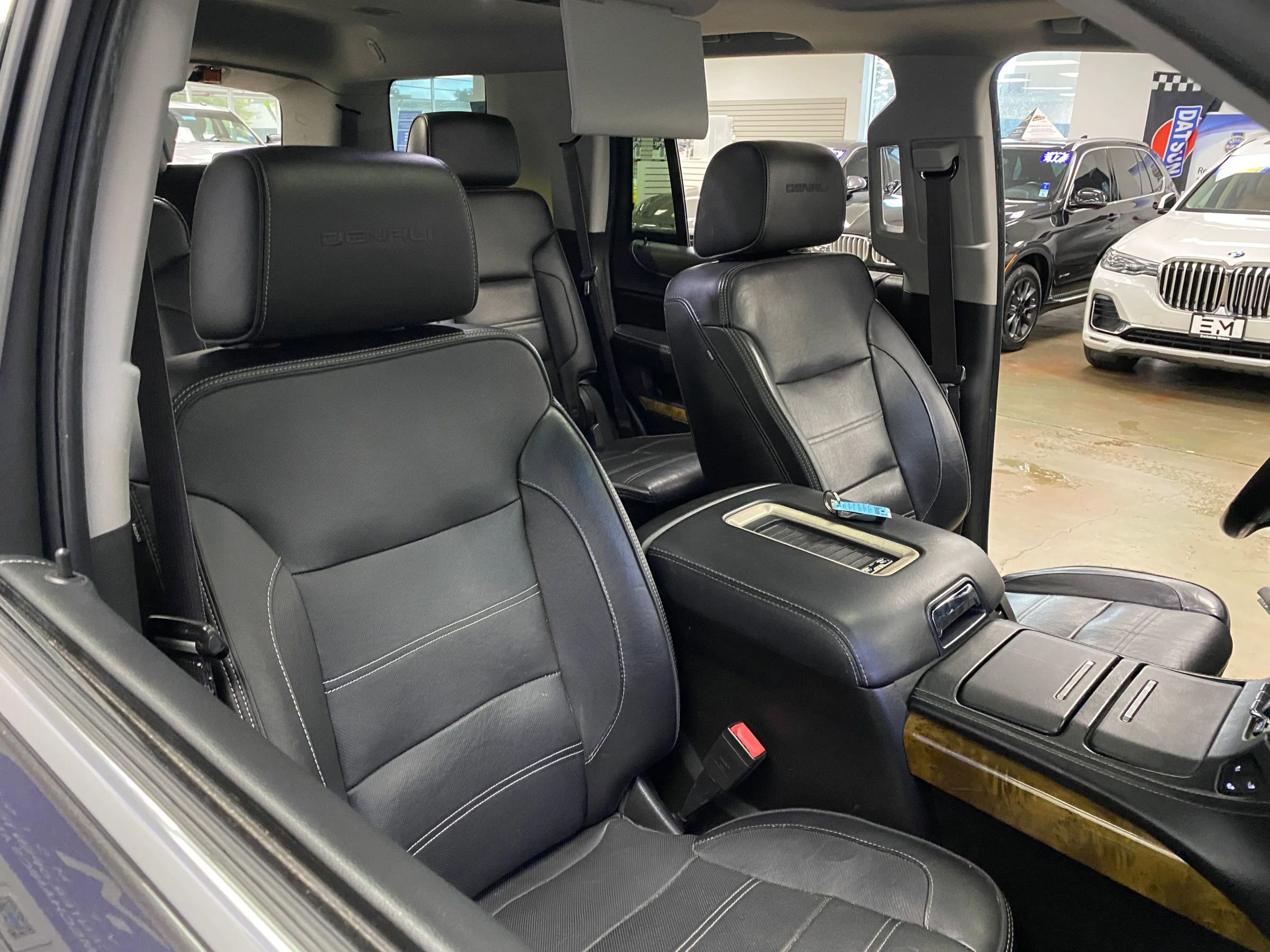 Used 2017 GMC Yukon Denali w/ Open Road Package AWD/4WD image 23