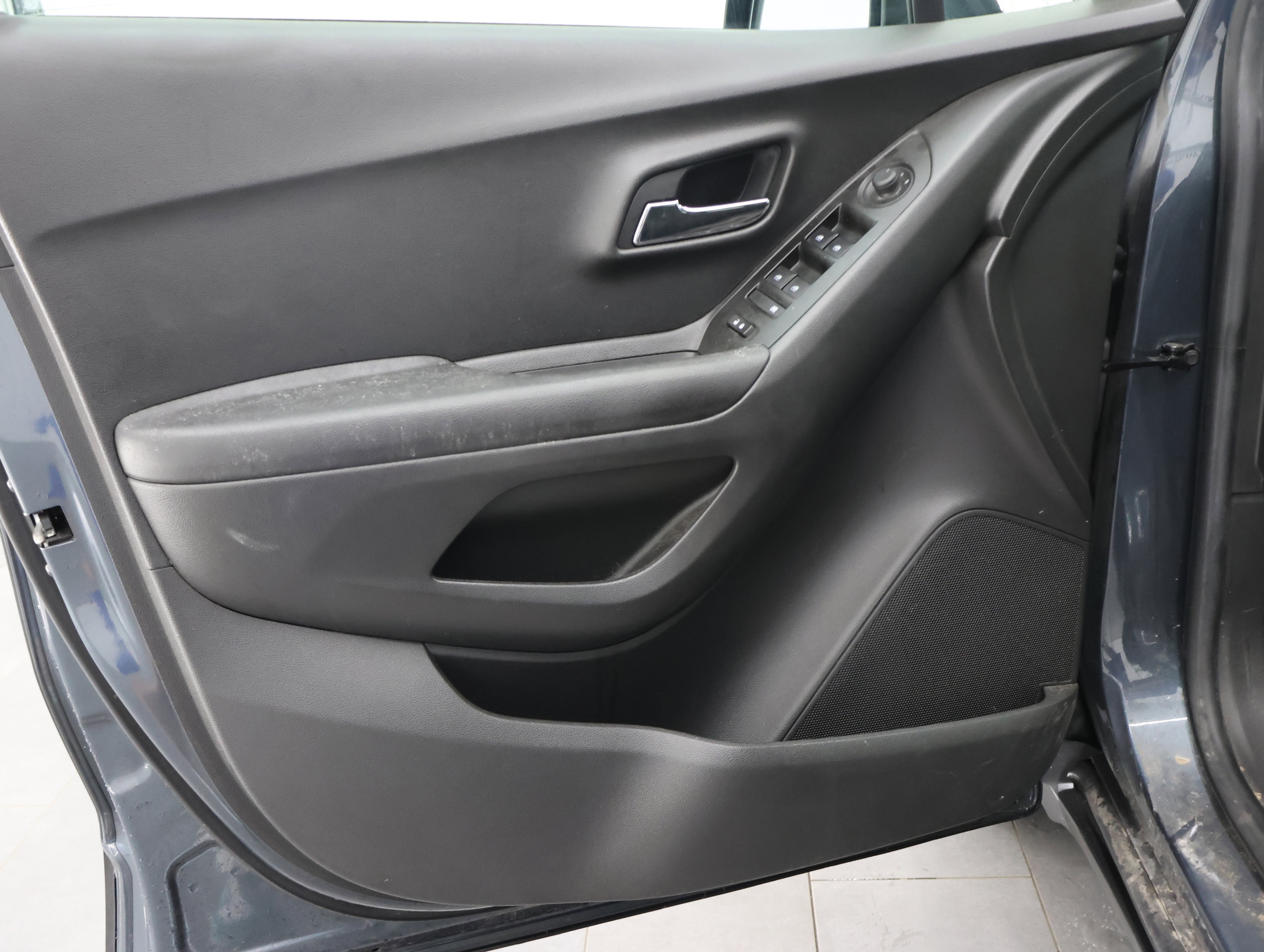 Used 2021 Chevrolet Trax LS w/ Tint and Cruise Package FWD image 35
