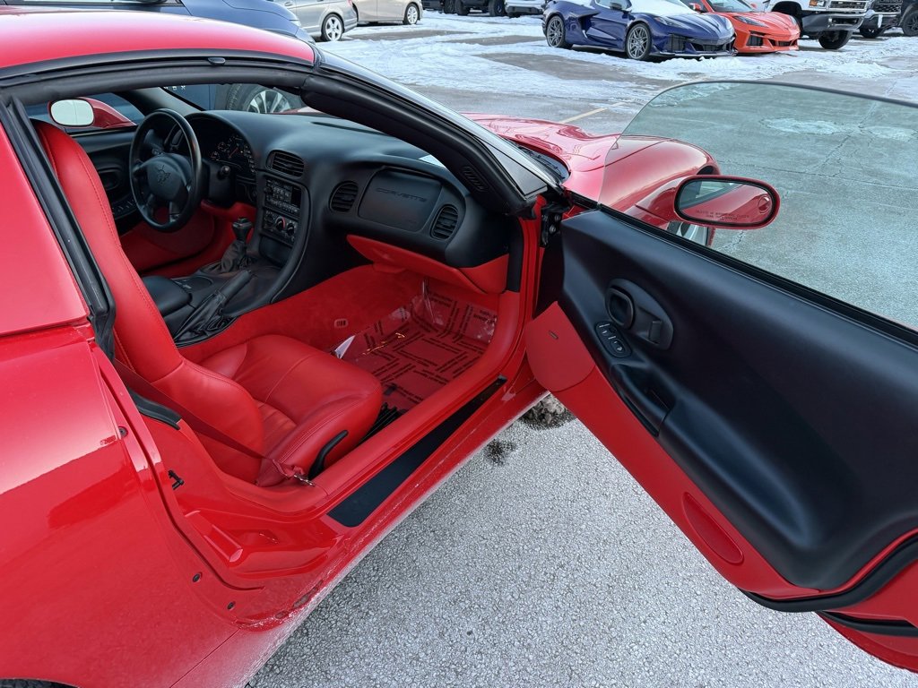 Used 2000 Chevrolet Corvette Coupe image 31