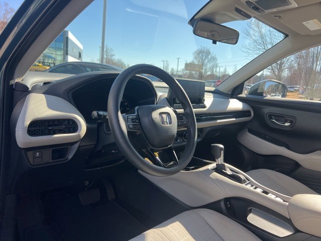 Used 2025 Honda HR-V LX image 9