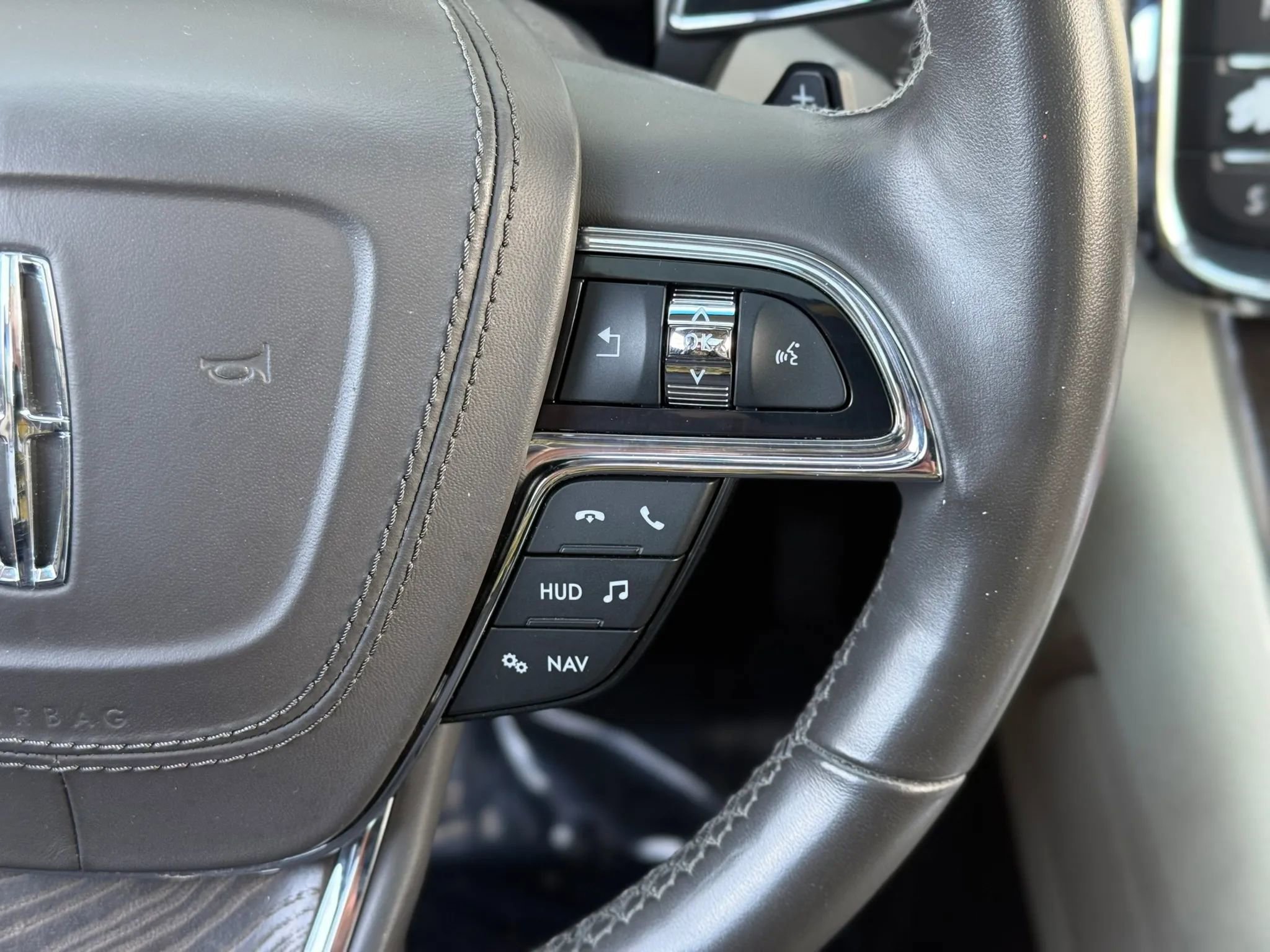 Used 2018 Lincoln Continental Reserve image 19