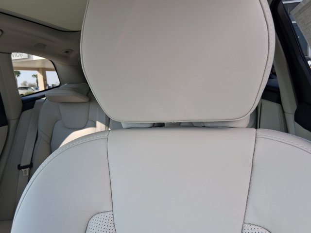 New 2026 Volvo XC60 T8 Ultra w/ Protection Package Premier AWD/4WD image 17