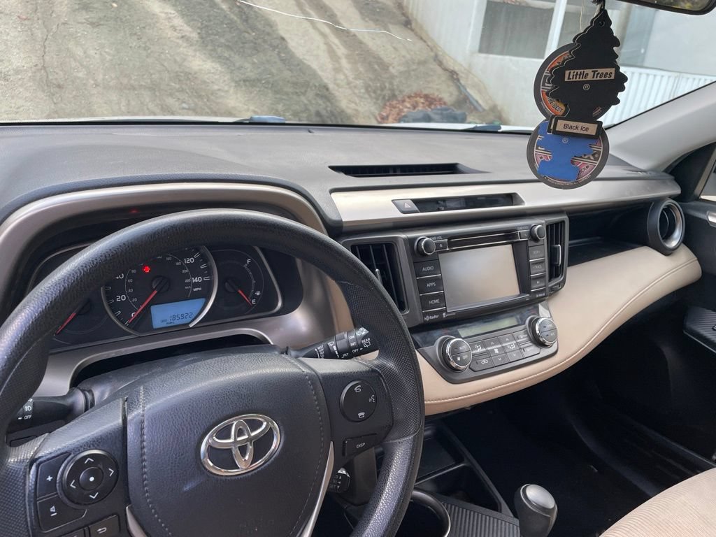 Used 2014 Toyota RAV4 XLE FWD image 5