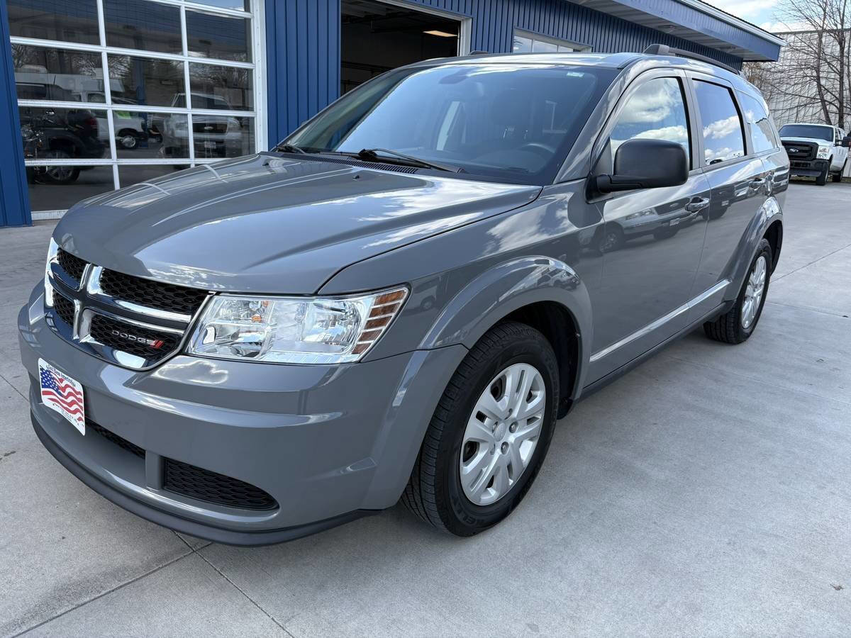 Used 2020 Dodge Journey SE image 2