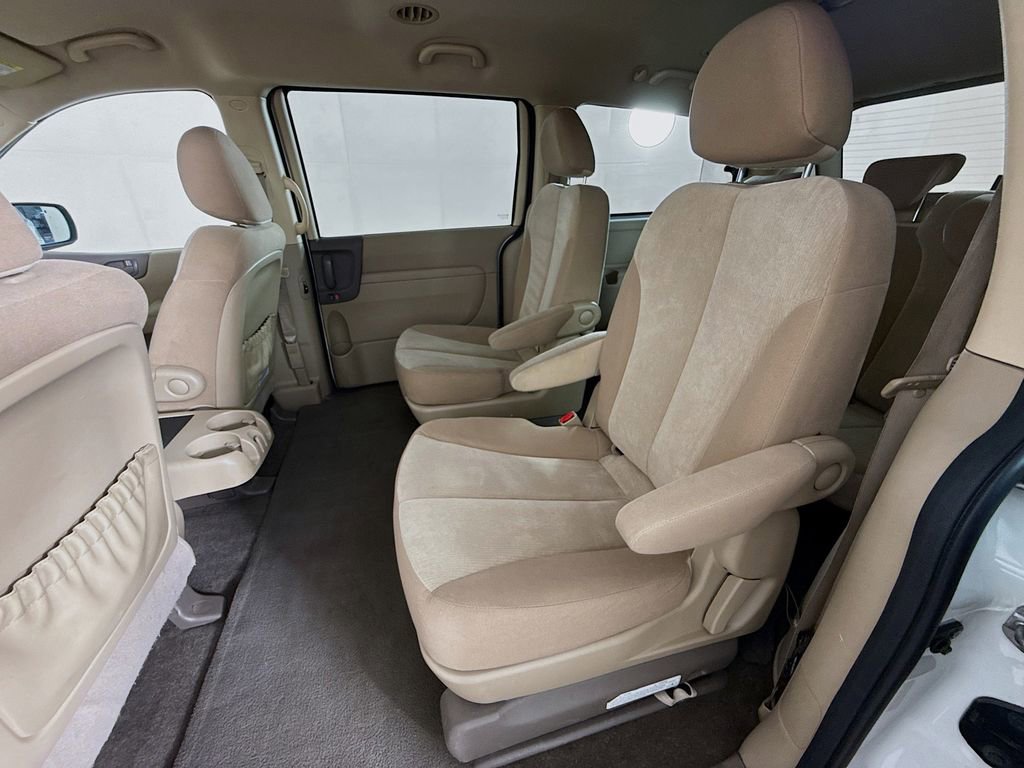 Used 2014 Kia Sedona LX image 28