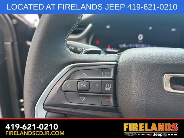 Used 2023 Jeep Grand Cherokee Laredo w/ Luxury Tech Group I image 23