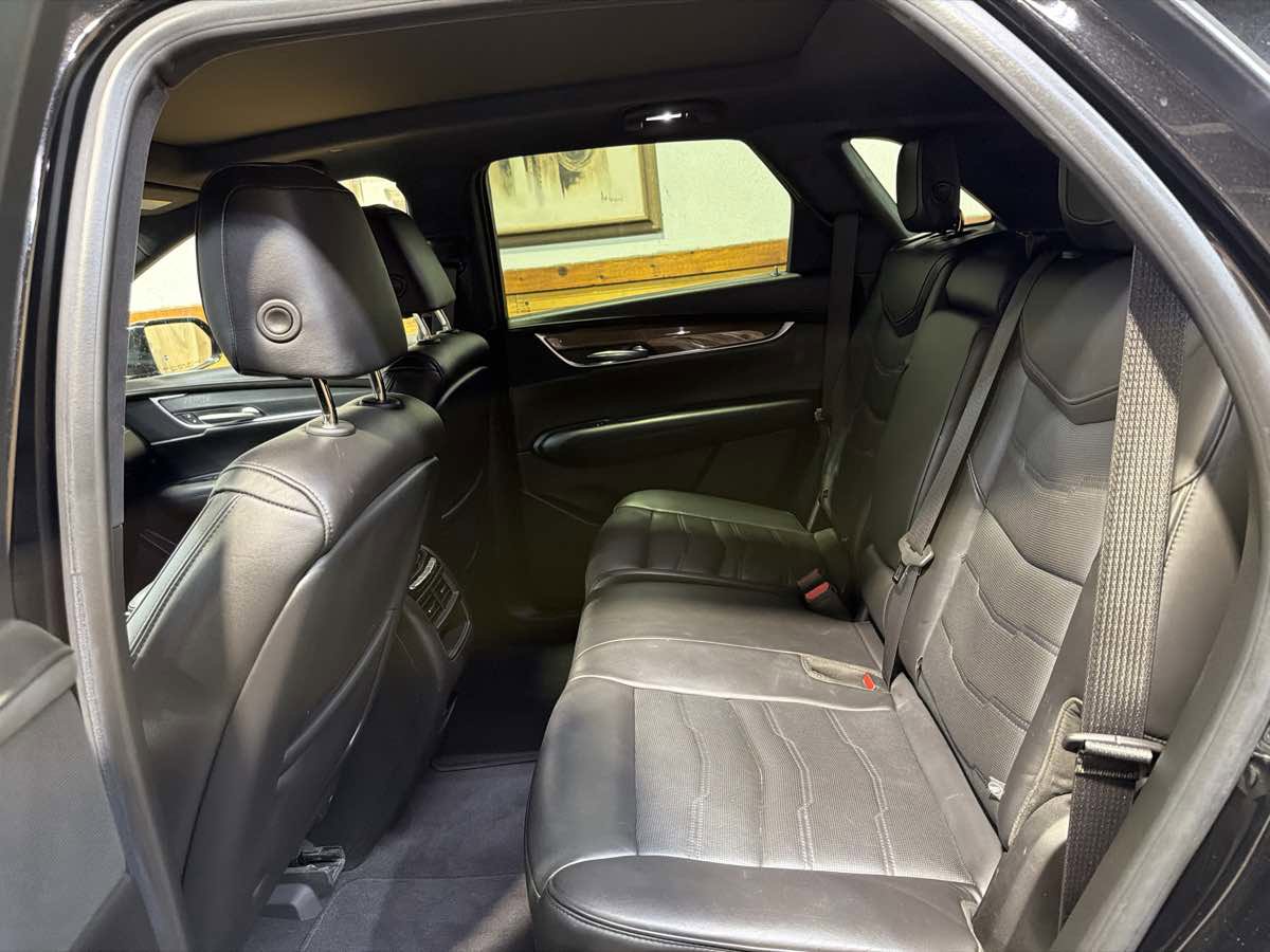 Used 2018 Cadillac XT5 Platinum image 24