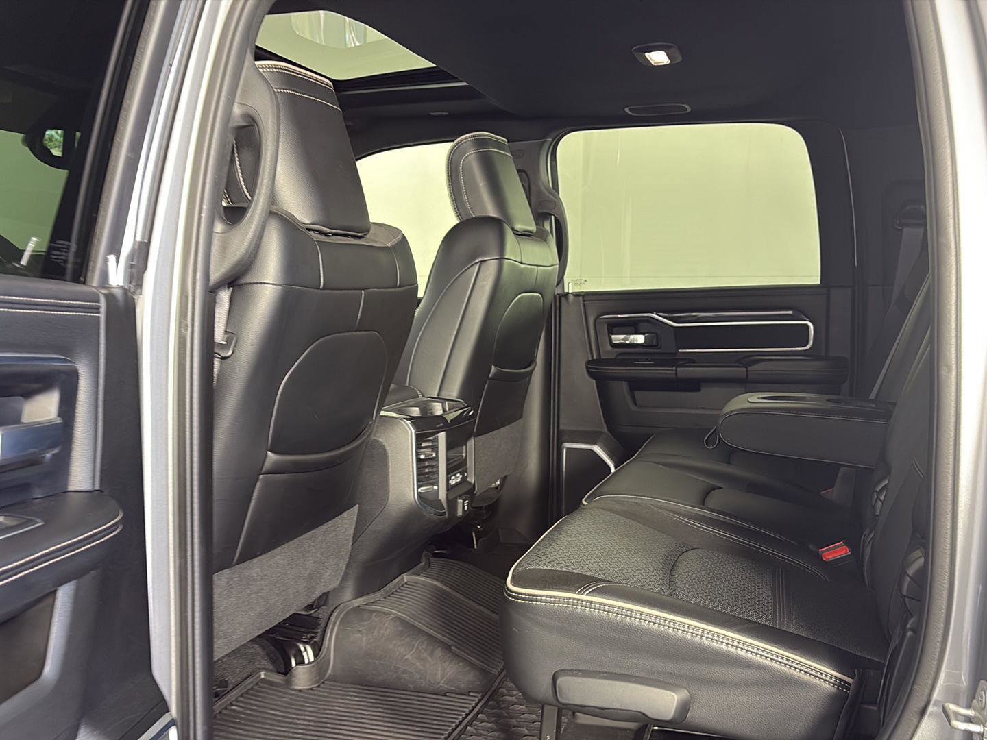 Used 2022 RAM 2500 Laramie AWD/4WD image 25