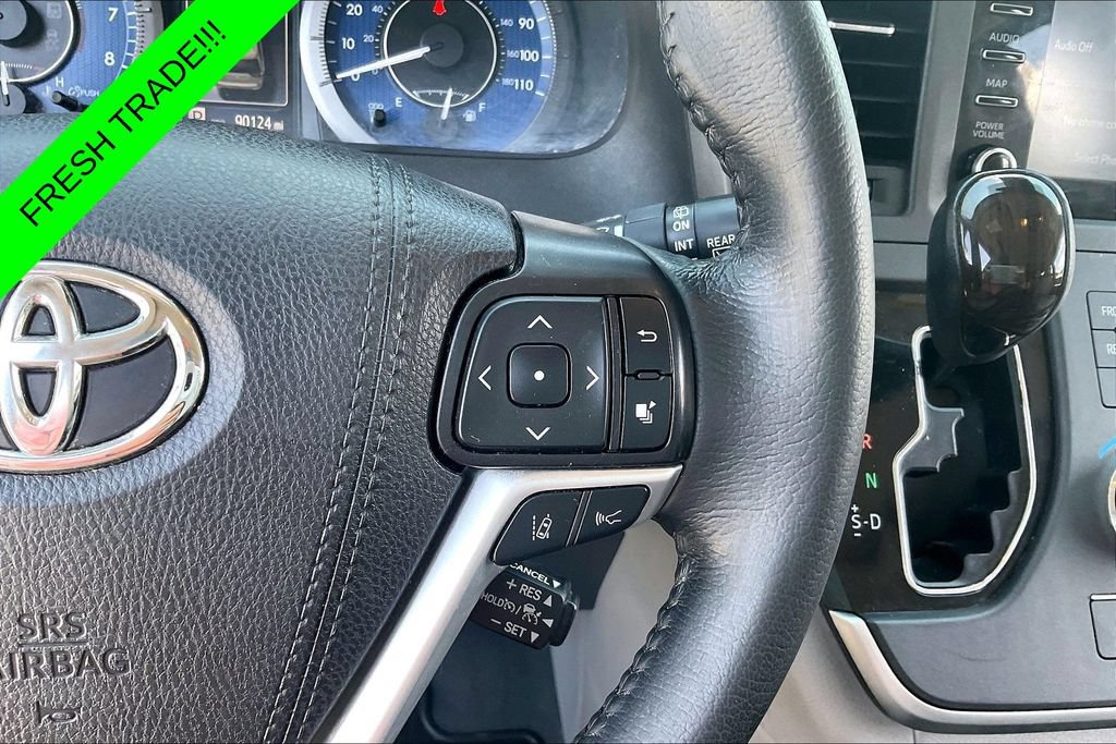 Used 2020 Toyota Sienna XLE Premium AWD/4WD image 12