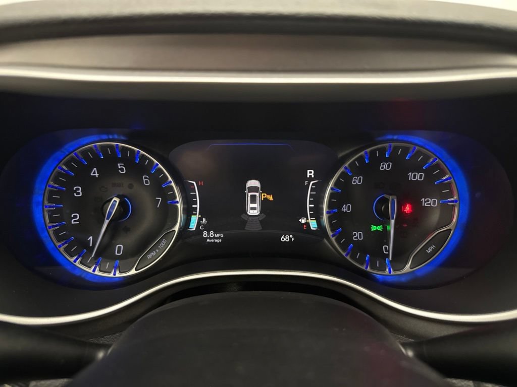Used 2021 Chrysler Pacifica Touring-L FWD image 24