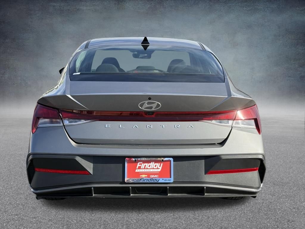 Used 2024 Hyundai Elantra SEL image 5